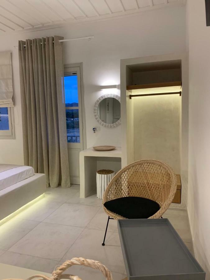 Astra Hotel *
